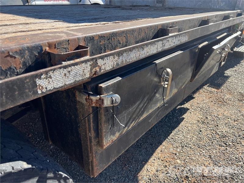 Ford F-750 4x2 Flatbed Truck Flakbilar
