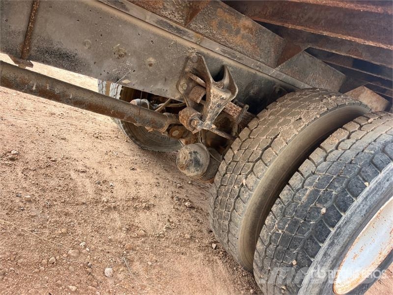 Ford F-750 4x2 Flatbed Truck Camiones de cama baja