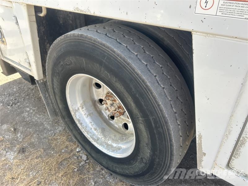 Ford F-750 4x2 Service Truck Municipal / general purpose vehicles
