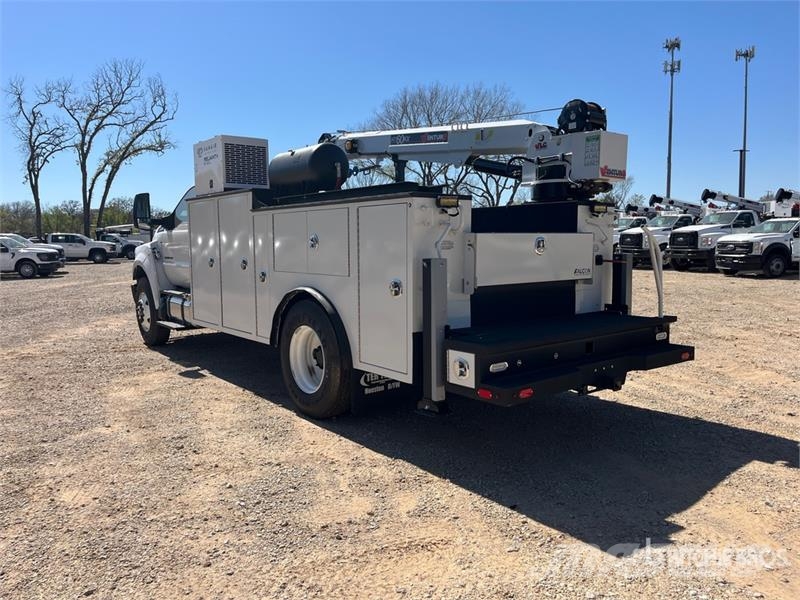 Ford F-750 4x2 Service Truck Komunalna vozila