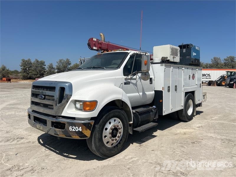 Ford F-750 4x2 Service Truck Municipal / general purpose vehicles