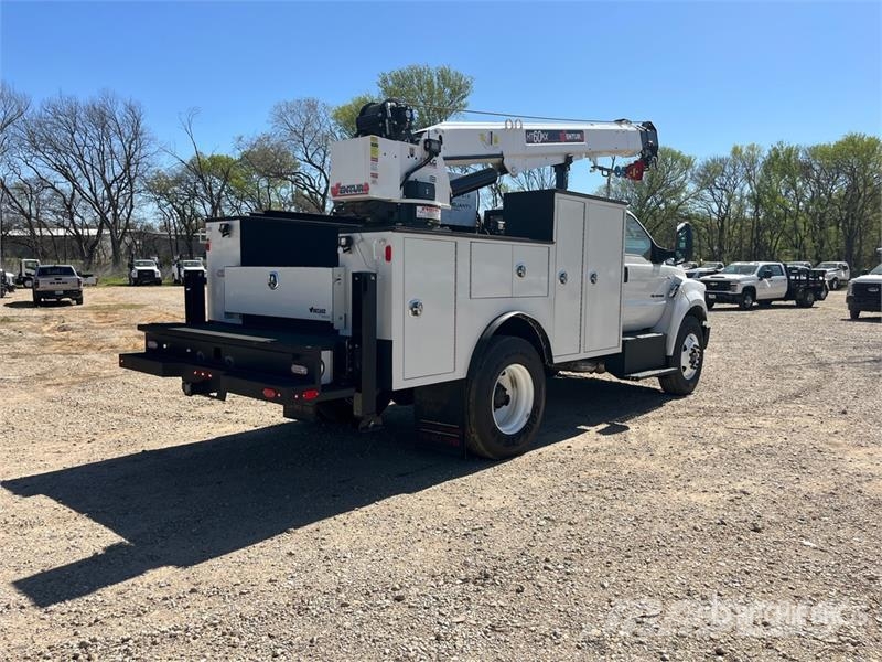 Ford F-750 4x2 Service Truck Komunalna vozila