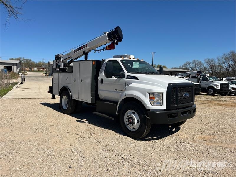 Ford F-750 4x2 Service Truck Komunalna vozila