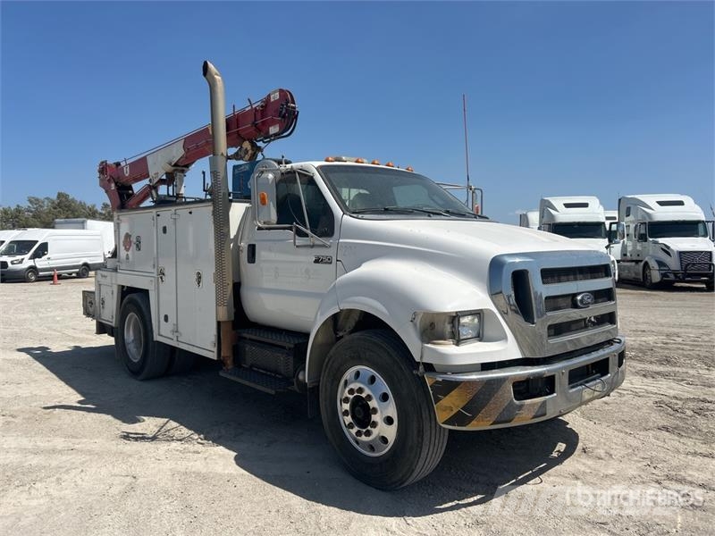 Ford F-750 4x2 Service Truck Municipal / general purpose vehicles