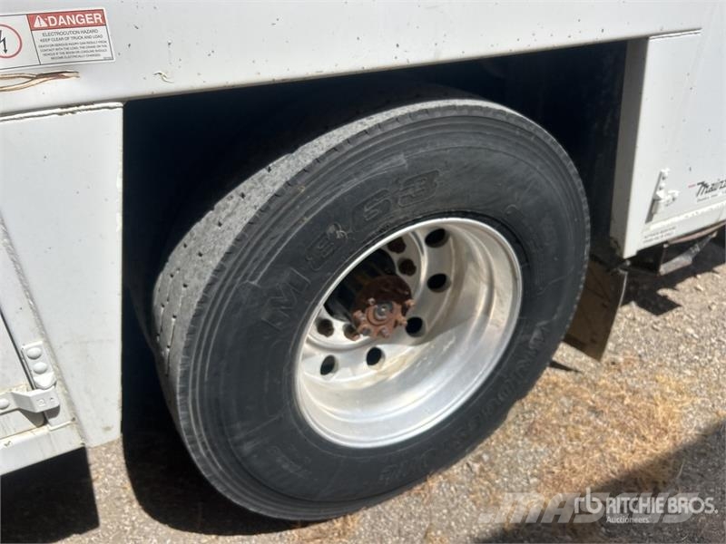 Ford F-750 4x2 Service Truck Municipal / general purpose vehicles