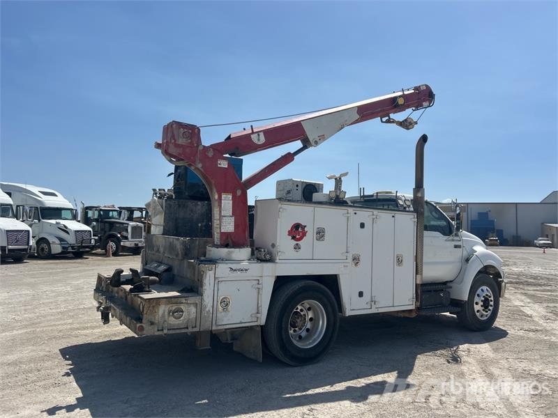 Ford F-750 4x2 Service Truck Municipal / general purpose vehicles