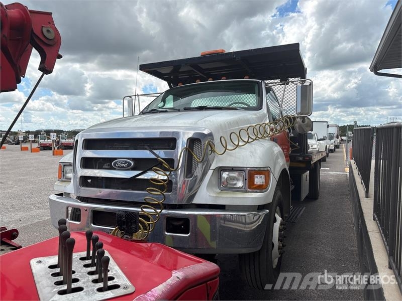 Ford F-750 Rollback Truck レッカー車