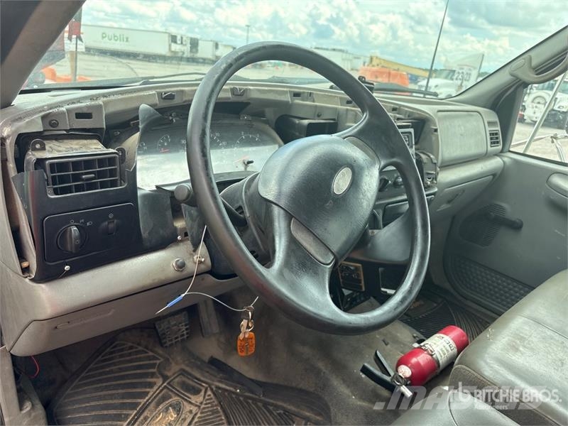 Ford F-750 Rollback Truck レッカー車