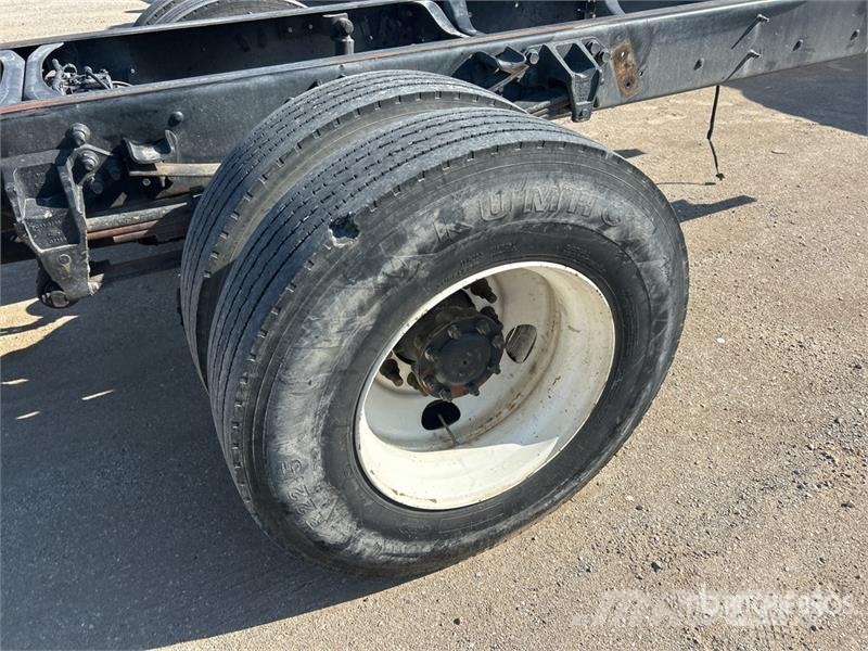 Ford F-750 Super Duty 4x2 Cab and Chassis Kabine i unutrašnjost