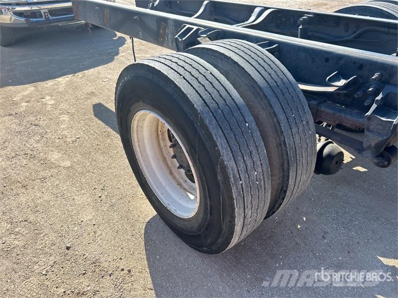 Ford F-750 Super Duty 4x2 Cab and Chassis Kabine i unutrašnjost