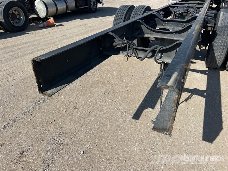 Ford F-750 Super Duty 4x2 Cab and Chassis Kabine i unutrašnjost