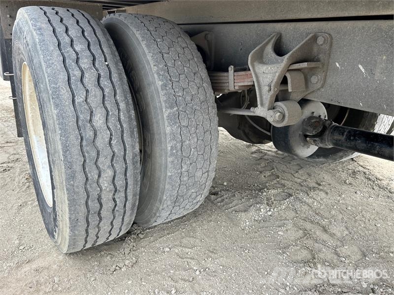 Ford F-750 XL 4x2 Van Truck Грузовики-Фургоны