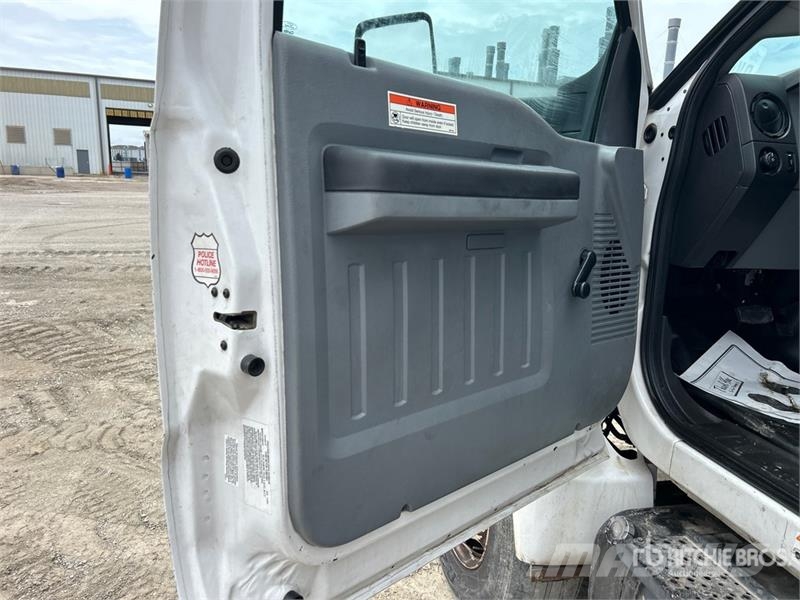 Ford F-750 XL 4x2 Van Truck Φορτηγά Κόφα