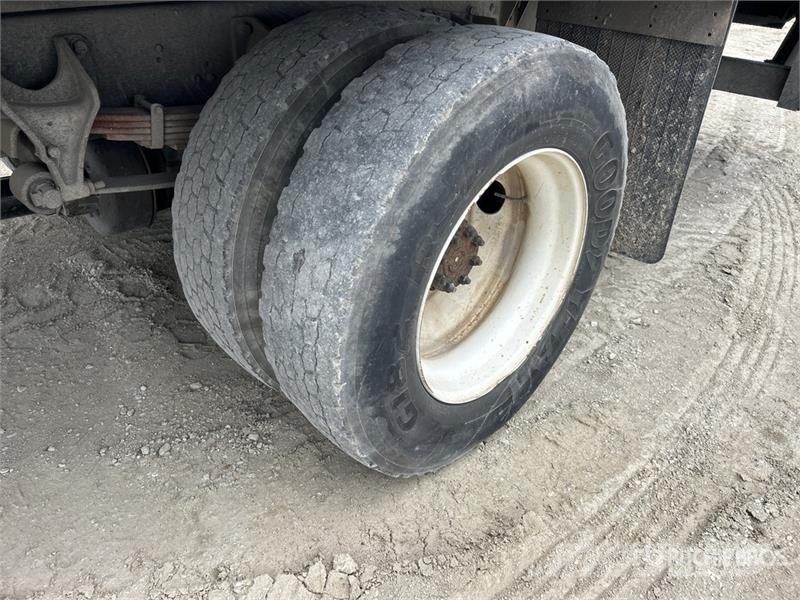 Ford F-750 XL 4x2 Van Truck Грузовики-Фургоны