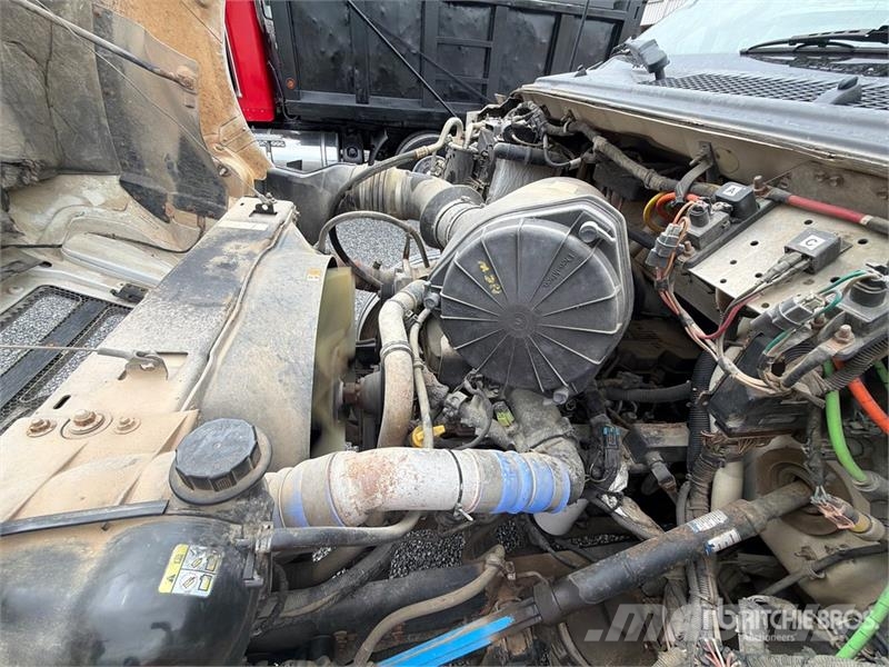 Ford F-750 XLT 4x2 Service Truck Общински/универсални превозни средства
