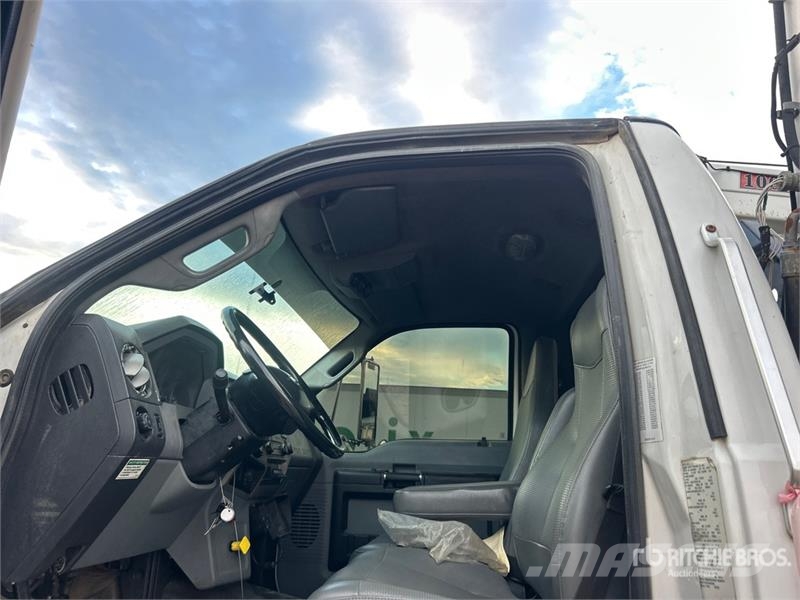 Ford F-750 XLT 4x2 Service Truck Komunalna vozila za opštu namenu