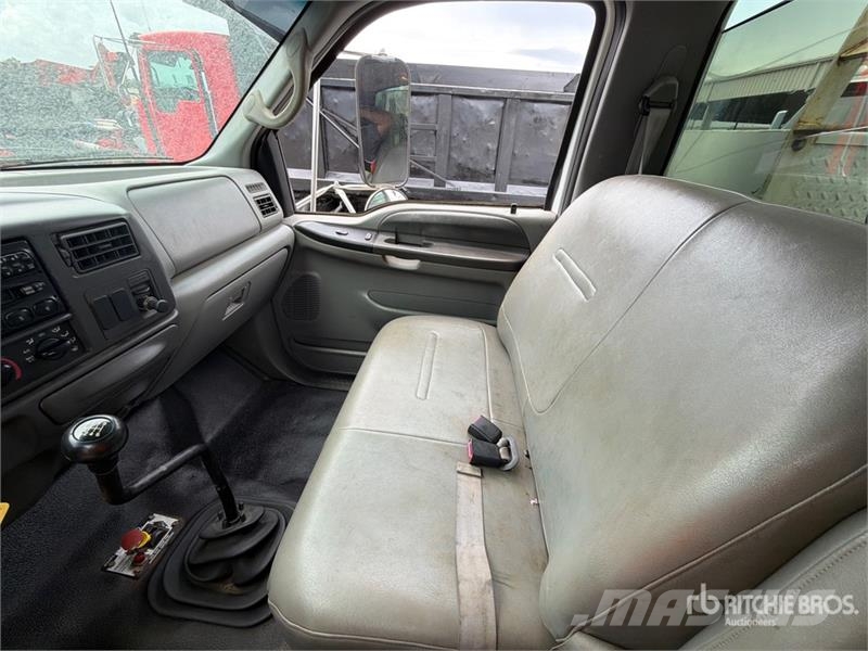 Ford F-750 XLT 4x2 Service Truck Общински/универсални превозни средства
