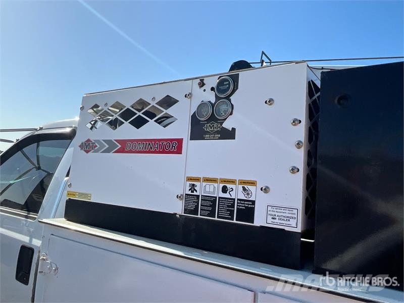Ford F-750 XLT 4x2 Service Truck مركبات الأغراض العامة