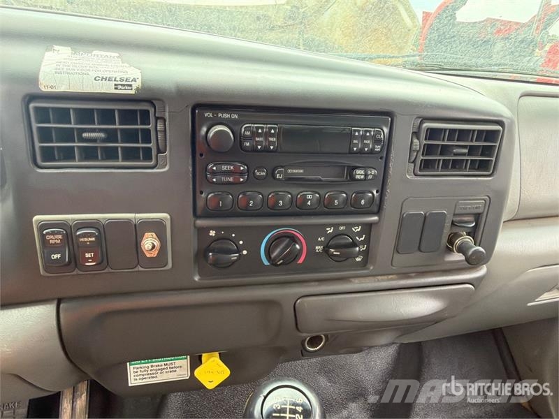 Ford F-750 XLT 4x2 Service Truck Общински/универсални превозни средства
