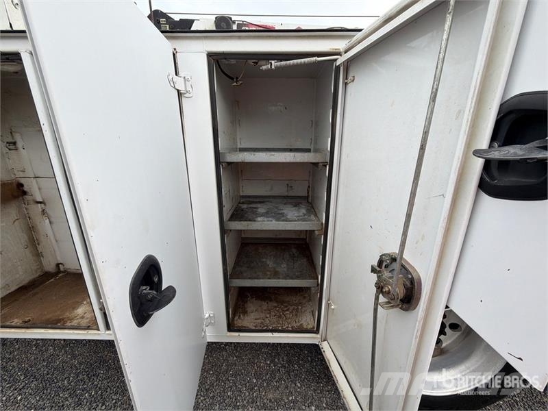 Ford F-750 XLT 4x2 Service Truck Общински/универсални превозни средства
