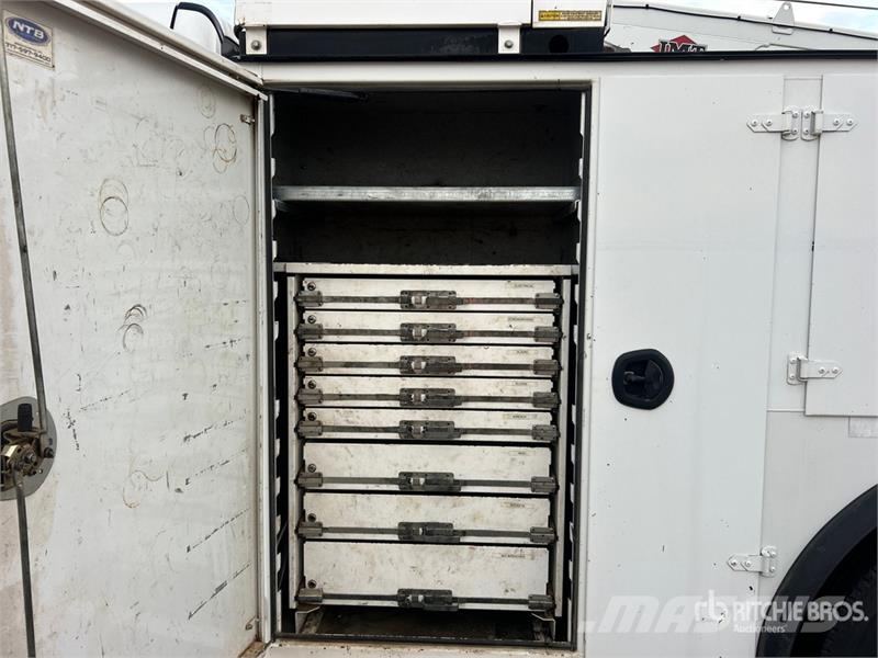 Ford F-750 XLT 4x2 Service Truck Komunalna vozila za opštu namenu
