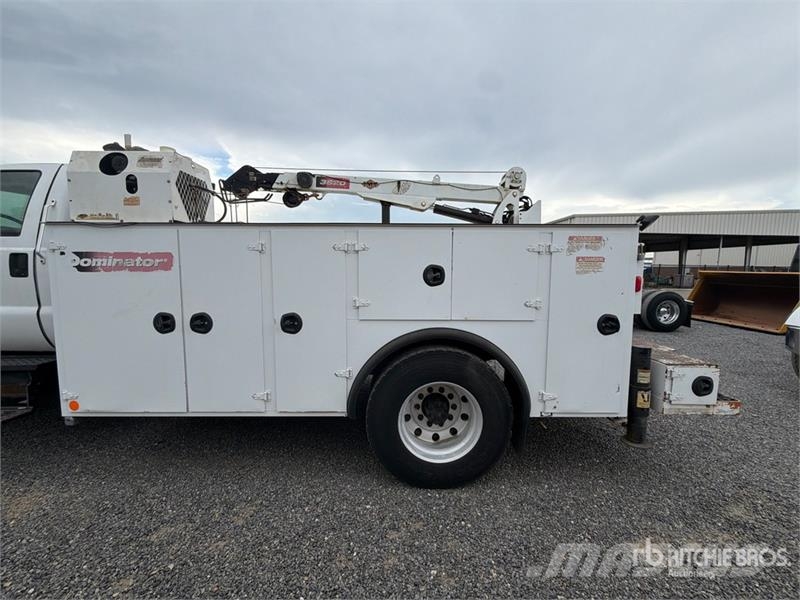 Ford F-750 XLT 4x2 Service Truck Общински/универсални превозни средства
