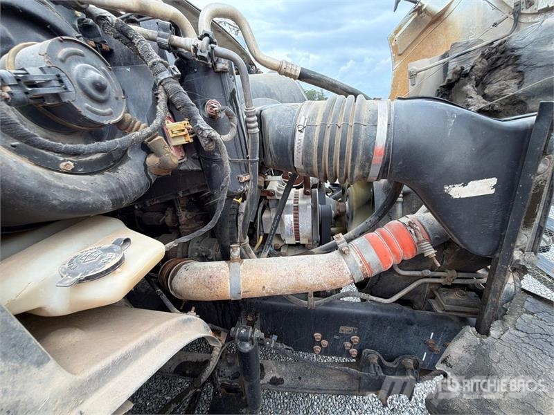 Ford F-750 XLT 4x2 Service Truck Общински/универсални превозни средства
