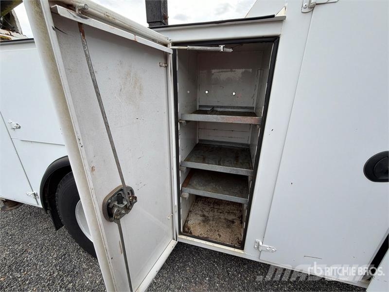 Ford F-750 XLT 4x2 Service Truck Общински/универсални превозни средства
