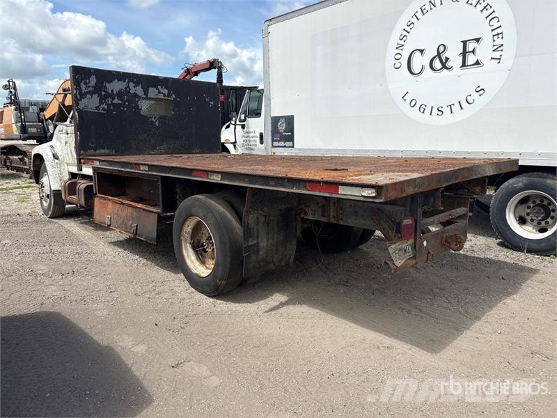 Ford F-800 Flatbed Truck Platós / Ponyvás teherautók