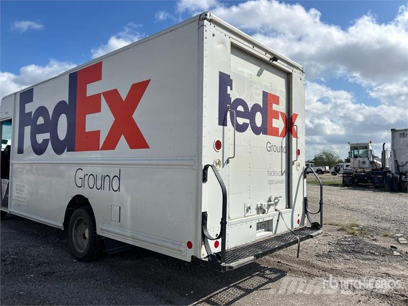 Ford F59 4x2 Step Van هيكل صندوقي