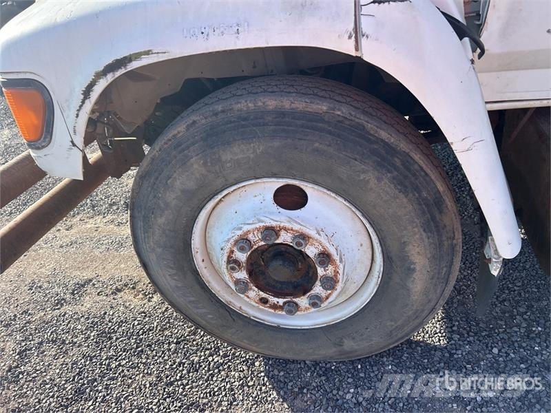 Ford F800 1500 gal 4x2 Tanker Truck タンカートラック