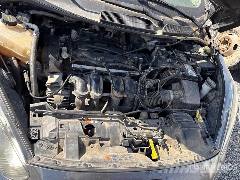 Ford Fiesta SE Automobile (Inoperable) Avtomobili