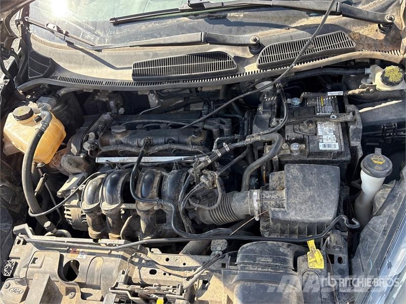 Ford Fiesta SE Automobile (Inoperable) Avtomobili