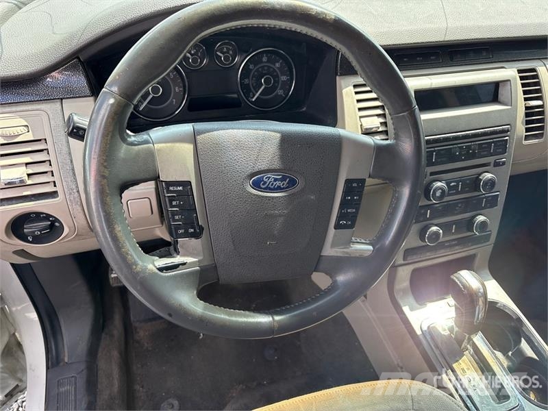 Ford Flex 2WD SUV (Inoperable) Avtomobili