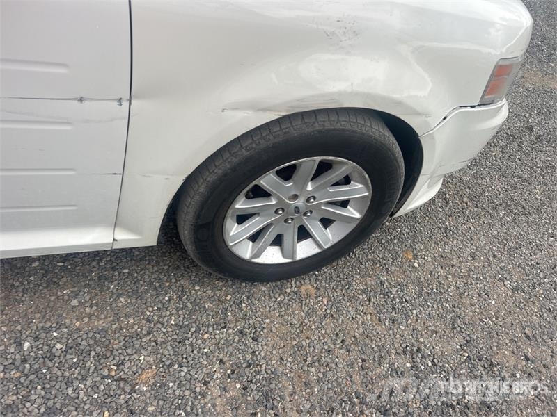 Ford Flex 2WD SUV (Inoperable) Automašīnas