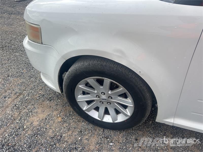 Ford Flex 2WD SUV (Inoperable) Automašīnas
