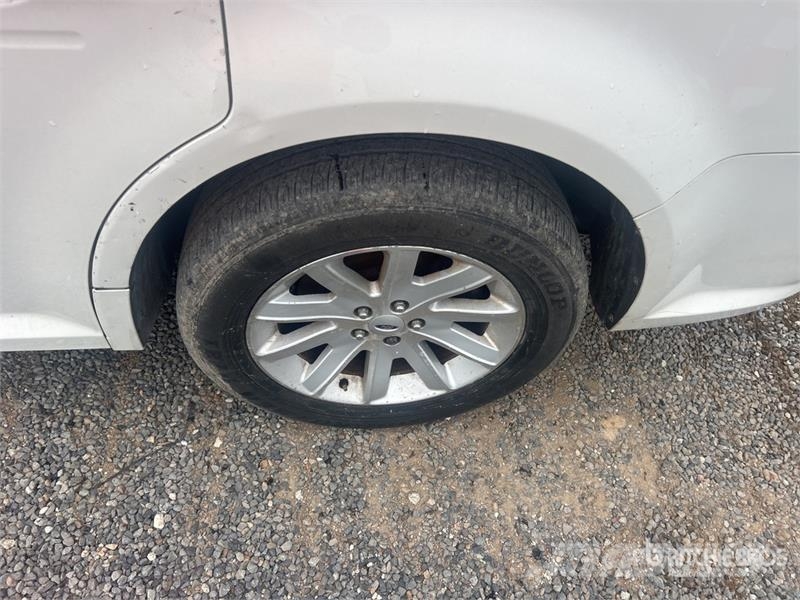 Ford Flex 2WD SUV (Inoperable) Automašīnas