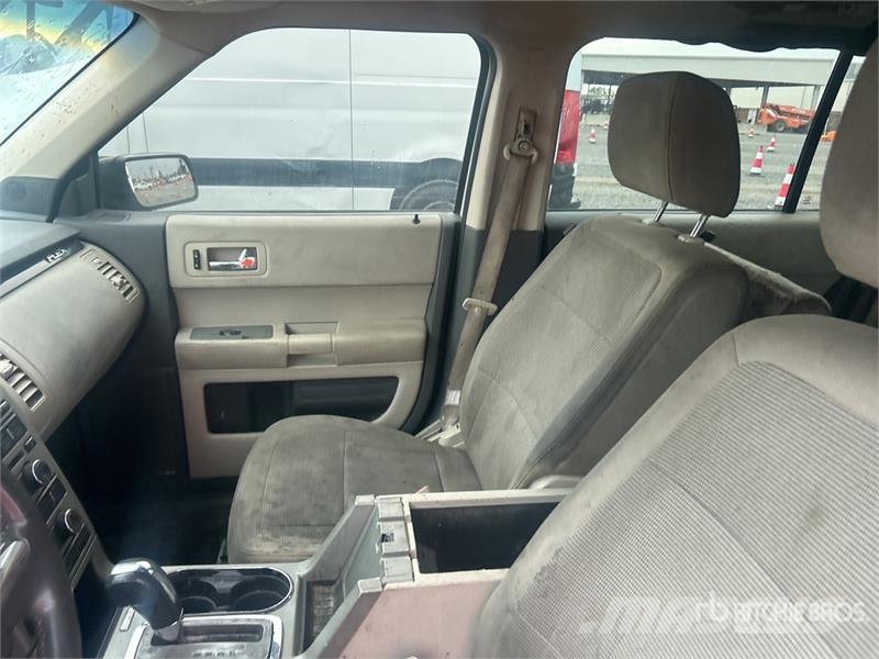 Ford Flex 2WD SUV (Inoperable) Automašīnas