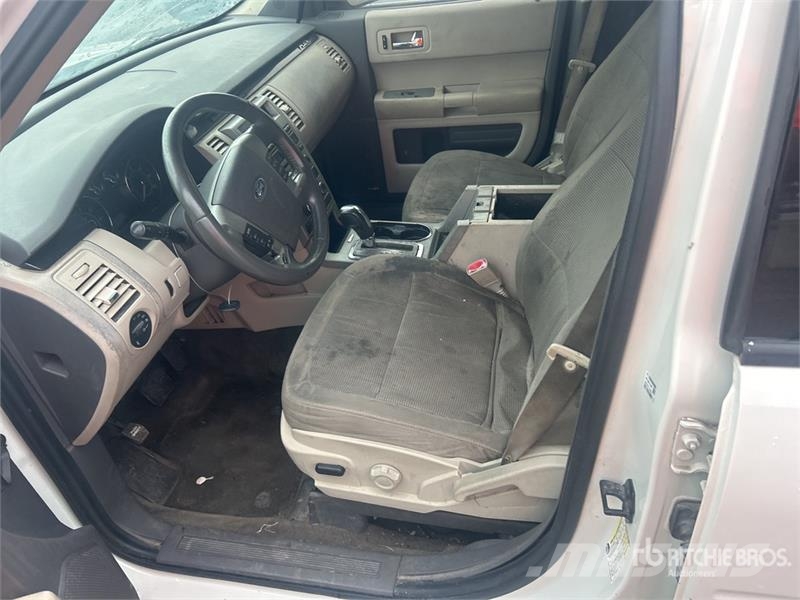 Ford Flex 2WD SUV (Inoperable) Automašīnas