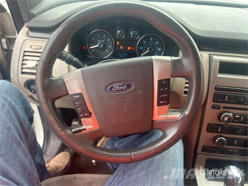 Ford Flex 2WD SUV (Inoperable) Automašīnas