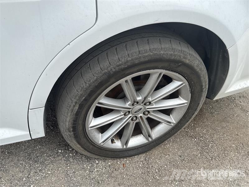 Ford Flex Limited 2WD SUV 汽车