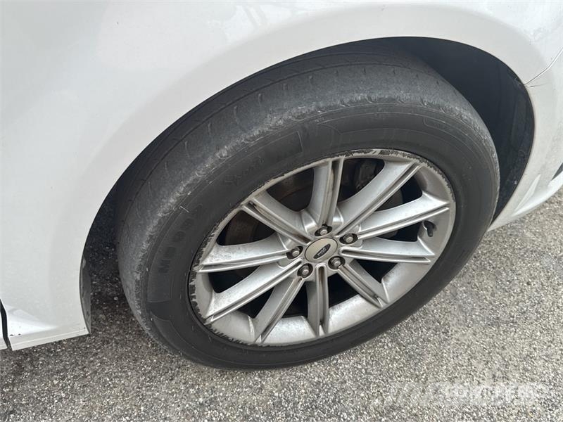 Ford Flex Limited 2WD SUV 汽车