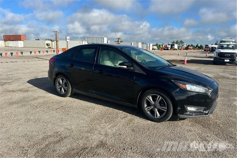 Ford Focus SE Cars