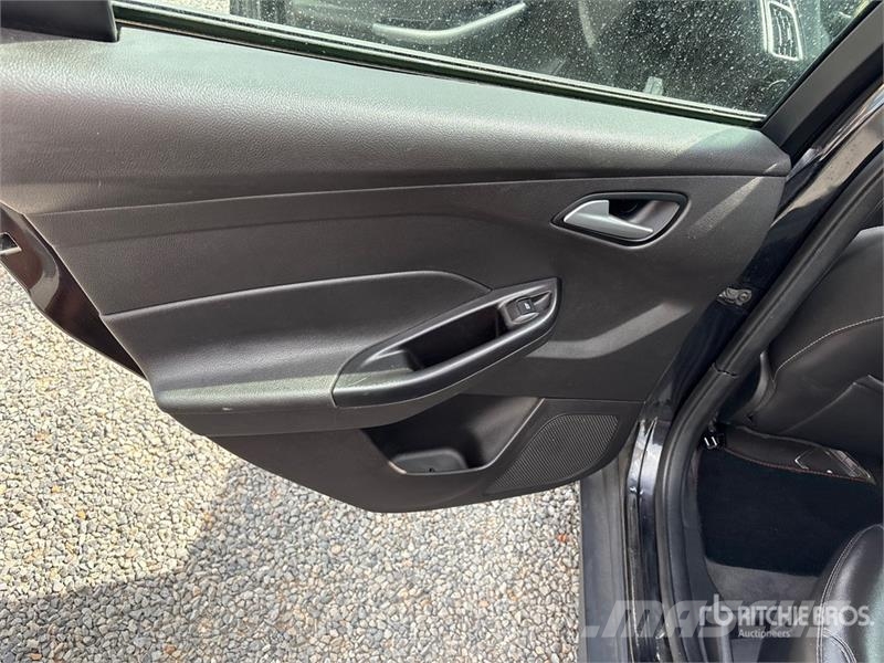 Ford Focus SE Voiture