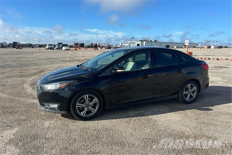 Ford Focus SE Cars