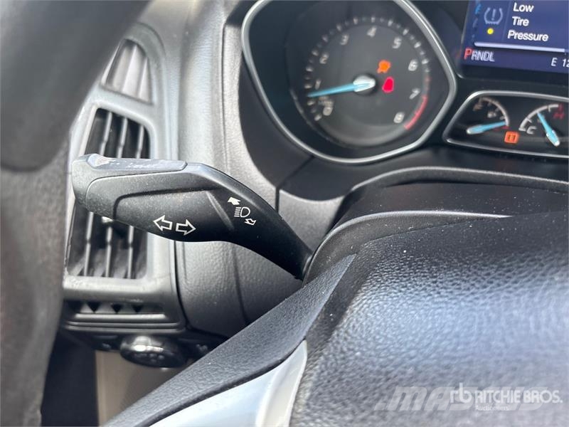 Ford Focus SE Automobile Automašīnas