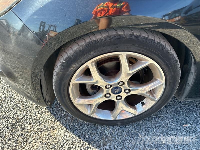 Ford Focus Titanium Automobile Cars