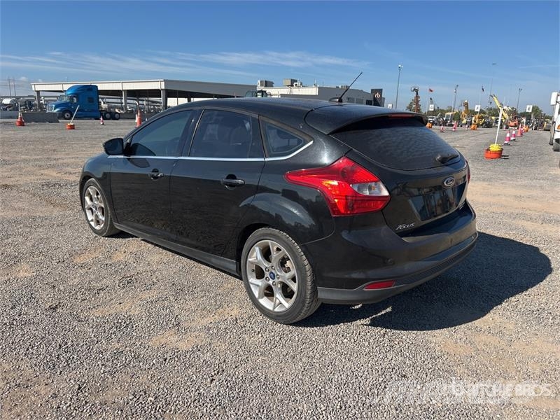 Ford Focus Titanium Automobile Cars