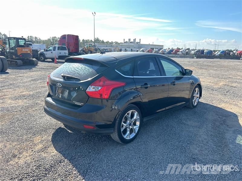 Ford Focus Titanium Automobile Cars