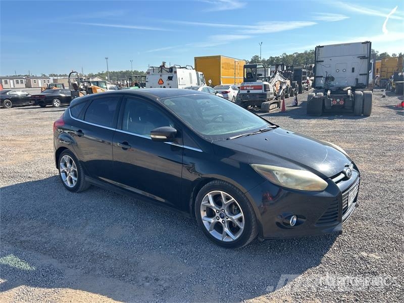 Ford Focus Titanium Automobile Cars